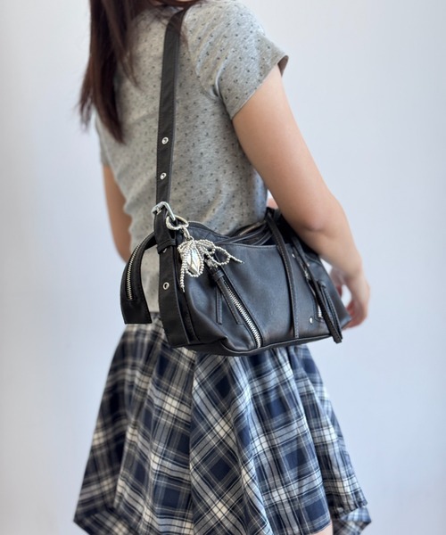 Y2K SYNAPSE FACTORY(ワイツーケー シナプスファクトリー)の「【ボタニカルフラワー】ヘンリーネック半袖Tシャツ(Tシャツ/カットソー・レディース・グレー/ホワイト/クリーム・FREE)」の6枚目の写真