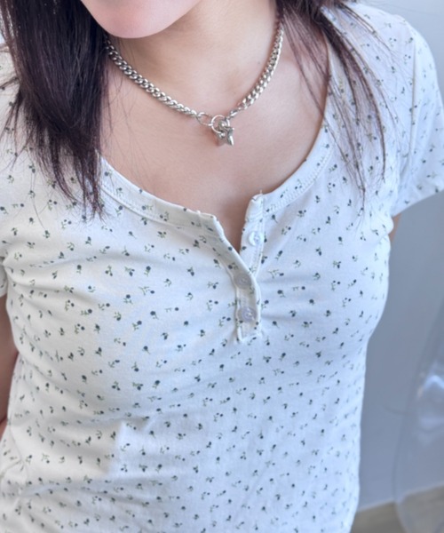 Y2K SYNAPSE FACTORY(ワイツーケー シナプスファクトリー)の「【ボタニカルフラワー】ヘンリーネック半袖Tシャツ(Tシャツ/カットソー・レディース・グレー/ホワイト/クリーム・FREE)」の10枚目の写真