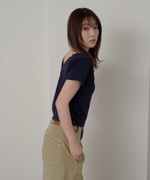 RAY CASSIN（レイカズン）の「レースVネックギャザーコンパクトT（Tシャツ/カットソー・レディース・ホワイト/ライトグレー/ピンク/ネイビー・FREE）」の19枚目の写真