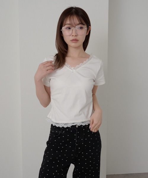 RAY CASSIN（レイカズン）の「レースVネックギャザーコンパクトT（Tシャツ/カットソー・レディース・ホワイト/ライトグレー/ピンク/ネイビー・FREE）」の10枚目の写真