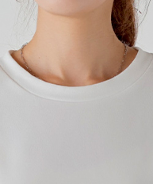 HUG.U（ハグユー）の「シワになりにくいきれいめロンT（Tシャツ/カットソー・レディース・ブラック/ホワイト/ブルー/イエロー/スモークピンク/ネイビー/グレイッシュベージュ・FREE）」の16枚目の写真