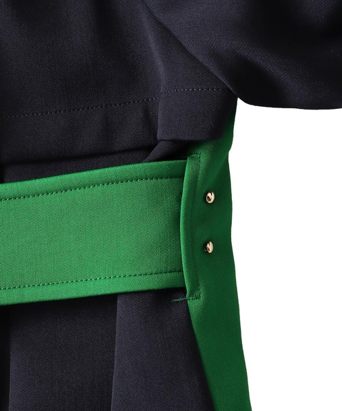 STUMBLY(スタンブリー)の「STUMBLY / Color Blocking Officer Trench Coat(カラーブロッキングオフィサートレンチコート 535-3252908)(トレンチコート・レディース・ネイビー/グリーン・36)」の14枚目の写真
