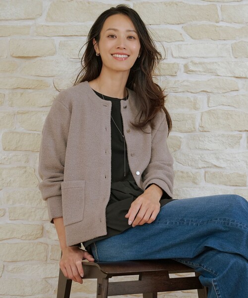 J.PRESS(ジェイプレス)の「【WEB限定カラーあり】レイヤードジャージー フレア カットソー(Tシャツ/カットソー・レディース・ブラック系/ホワイト系・MEDIUM/LARGE)」の8枚目の写真