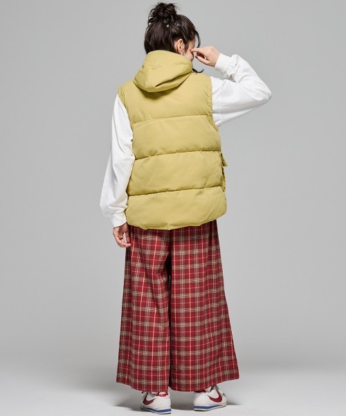 KRIFF MAYER Lady's Collection(クリフメイヤーレディースコレクション)の「【配色・暖かい】中綿フードベスト(ベスト・レディース・イエロー/グリーン/ブラック/アイボリー・LARGE/MEDIUM)」の21枚目の写真