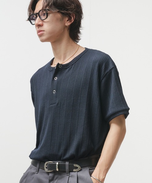 Adoon plain(アドーンプレーン)の「Snap Button Henry Neck T-Shirt / スナップボタンヘンリーネックTシャツ(Tシャツ/カットソー・メンズ・ブラック/カーキ/ネイビー/ライトベージュ・MEDIUM/LARGE)」の4枚目の写真