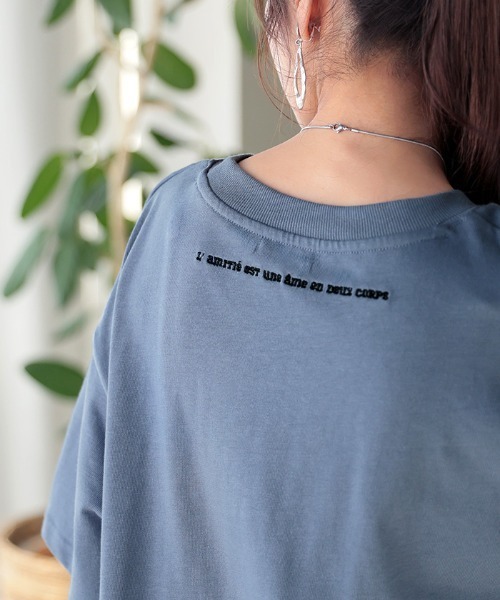 HUG.U（ハグユー）の「ヘビーウェイト綿100ロゴTシャツ（Tシャツ/カットソー・レディース・ブラック/グレイッシュブルー/ホワイト/ライトグレー/ダークグレー・L/M）」の12枚目の写真