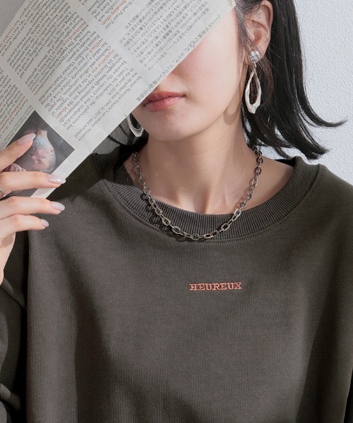 HUG.U（ハグユー）の「ヘビーウェイト綿100ロゴTシャツ（Tシャツ/カットソー・レディース・ブラック/グレイッシュブルー/ホワイト/ライトグレー/ダークグレー・L/M）」の9枚目の写真