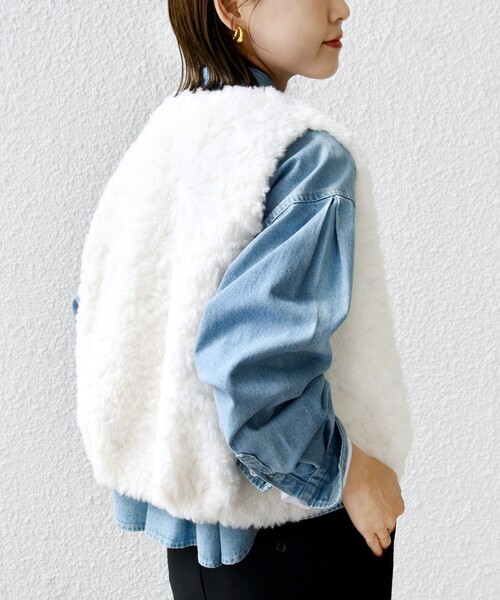 SHIPS（シップス）の「ランダム ファー ショート ジレ（ベスト・レディース・オフホワイト/ブラウン系・ONE SIZE）」の13枚目の写真