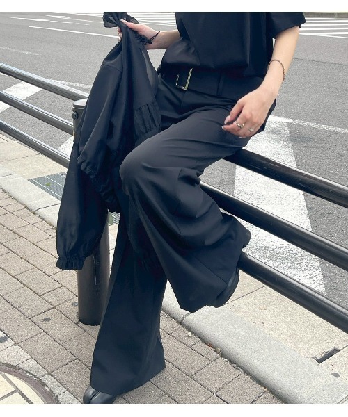 LE CIEL BLEU（ルシェルブルー）の「リラックスフィットトラウザーw/ワイドベルト / Relaxed Fit Trousers w/Wide Belt（その他パンツ・レディース・ブラウン/ブラック/チャコールグレー・34/36/38）」の2枚目の写真