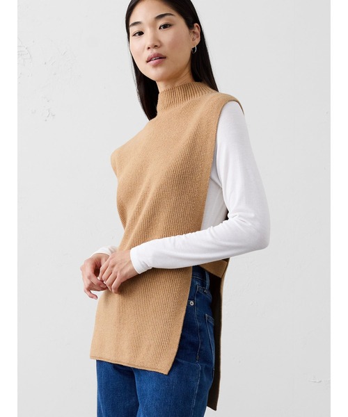 BANANA REPUBLIC FACTORY STORE(バナナリパブリック ファクトリーストア)の「BANANA REPUBLIC FACTORY STORE セータービブ ポンチョ(ベスト・レディース・ブラウン/グリーン/ブラック/アイボリー・M/L/XS/S)」の4枚目の写真