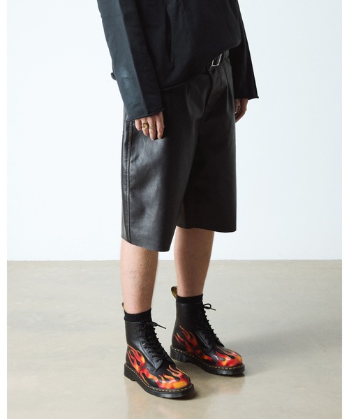 Dr. Martens(ドクターマーチン)の「Dr. Martens/ドクターマーチン 1460 PASCAL FLAME 8 ホール ブーツ 41517001(ブーツ・メンズ・ブラック・UK5/UK6/UK7/UK8/UK9/UK10/UK11/UK4/UK3)」の3枚目の写真