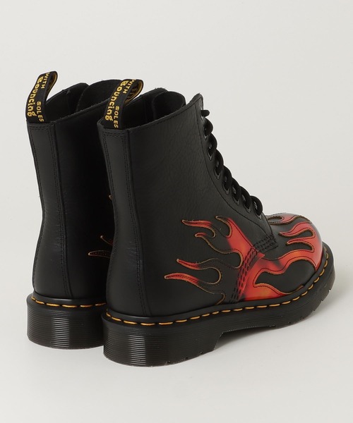 Dr. Martens(ドクターマーチン)の「Dr. Martens/ドクターマーチン 1460 PASCAL FLAME 8 ホール ブーツ 41517001(ブーツ・メンズ・ブラック・UK5/UK6/UK7/UK8/UK9/UK10/UK11/UK4/UK3)」の11枚目の写真
