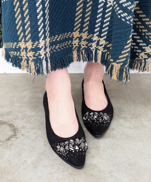 cava cava（サヴァサヴァ）の「ポインテッドビジューシューズ　7305431（パンプス・レディース・ブラック/ガンメタ・22.5cm/24.5cm/24cm/23.5cm/23cm）」の2枚目の写真