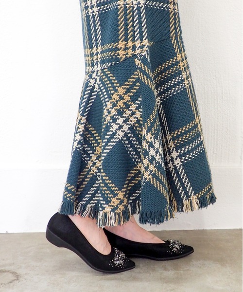 cava cava（サヴァサヴァ）の「ポインテッドビジューシューズ　7305431（パンプス・レディース・ブラック/ガンメタ・22.5cm/24.5cm/24cm/23.5cm/23cm）」の18枚目の写真