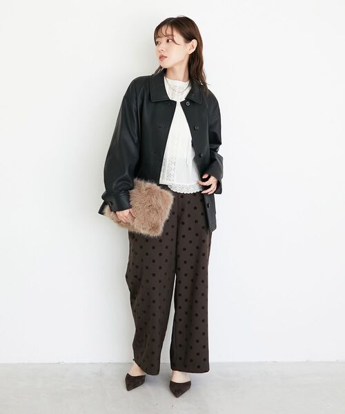 le.coeur blanc（ルクールブラン）の「ステンカラー合皮ジャケット（その他アウター・レディース・ブラック/ブラウン・38）」の20枚目の写真