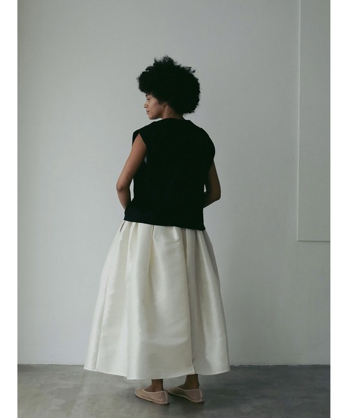 HER.（ハー）の「シャイニーギャザーフレアスカート（スカート・レディース・ブラック/オフホワイト・1/2）」の15枚目の写真