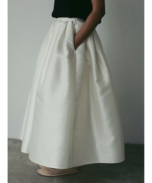 HER.（ハー）の「シャイニーギャザーフレアスカート（スカート・レディース・ブラック/オフホワイト・1/2）」の19枚目の写真