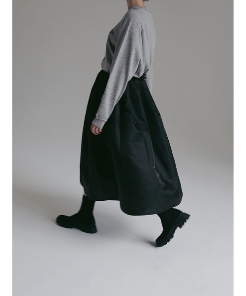 HER.（ハー）の「シャイニーギャザーフレアスカート（スカート・レディース・ブラック/オフホワイト・1/2）」の6枚目の写真