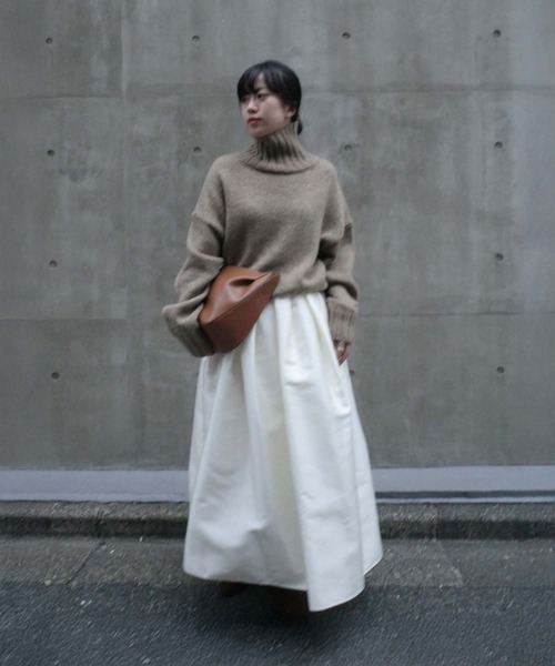 HER.（ハー）の「シャイニーギャザーフレアスカート（スカート・レディース・ブラック/オフホワイト・1/2）」の11枚目の写真