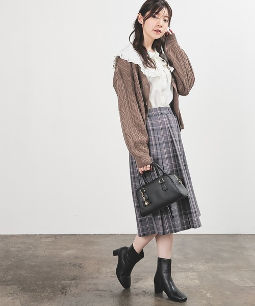 Honeys（ハニーズ）の「ビッグカラーブラウス（シャツ/ブラウス・レディース・ベージュ系その他/ホワイト/グレー系その他/ブラック・L/M/S）」の6枚目の写真