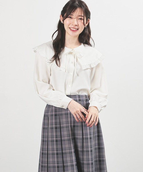 Honeys（ハニーズ）の「ビッグカラーブラウス（シャツ/ブラウス・レディース・ベージュ系その他/ホワイト/グレー系その他/ブラック・L/M/S）」の8枚目の写真