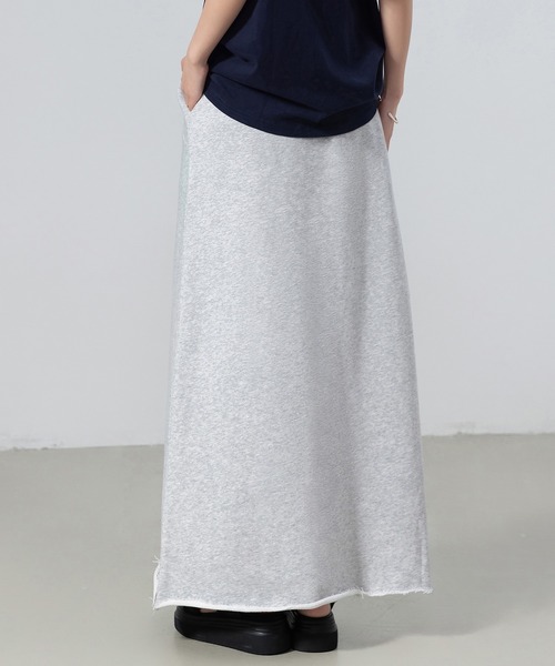 DAY CLOSET(デイ クローゼット)の「【ウエストゴム 紐調節可】切りっぱなしイージースウェットロングスカート レディース(スカート・レディース・グレー/チャコールグレー/ブラック・M/L)」の5枚目の写真