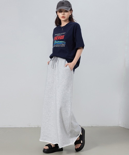 DAY CLOSET(デイ クローゼット)の「【ウエストゴム 紐調節可】切りっぱなしイージースウェットロングスカート レディース(スカート・レディース・グレー/チャコールグレー/ブラック・M/L)」の7枚目の写真
