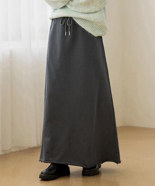 DAY CLOSET(デイ クローゼット)の「【ウエストゴム 紐調節可】切りっぱなしイージースウェットロングスカート レディース(スカート・レディース・グレー/チャコールグレー/ブラック・M/L)」の19枚目の写真