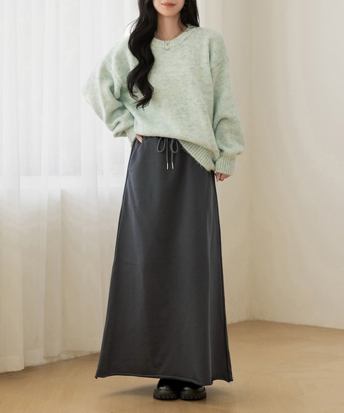 DAY CLOSET(デイ クローゼット)の「【ウエストゴム 紐調節可】切りっぱなしイージースウェットロングスカート レディース(スカート・レディース・グレー/チャコールグレー/ブラック・M/L)」の20枚目の写真