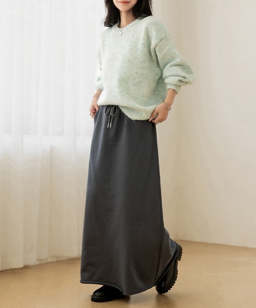 DAY CLOSET(デイ クローゼット)の「【ウエストゴム 紐調節可】切りっぱなしイージースウェットロングスカート レディース(スカート・レディース・グレー/チャコールグレー/ブラック・M/L)」の21枚目の写真