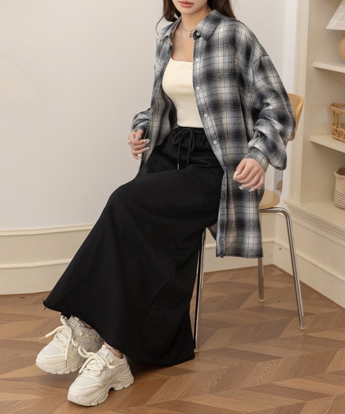 DAY CLOSET(デイ クローゼット)の「【ウエストゴム 紐調節可】切りっぱなしイージースウェットロングスカート レディース(スカート・レディース・グレー/チャコールグレー/ブラック・M/L)」の17枚目の写真