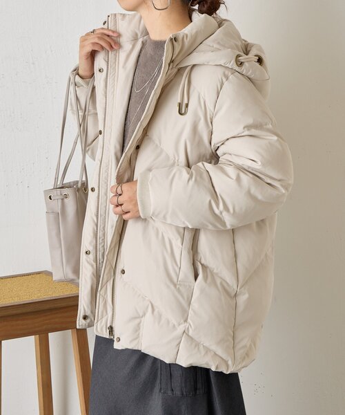 HATRA フード付きダウンジャケット ベージュ/グレー HATRA フード付きダウンジャケット ベージュ/グレー 2025年最新】hatra