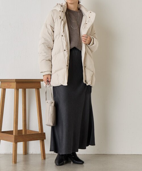 Jena espace merveilleux(ジェナ エスパスメルヴェイユ)の「【ロング/ショート2種類着回せる】ハトメフードダウン(ダウンジャケット/コート・レディース・アイボリー/チャコールグレー・FREE)」の5枚目の写真