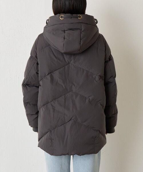 Jena espace merveilleux(ジェナ エスパスメルヴェイユ)の「【ロング/ショート2種類着回せる】ハトメフードダウン(ダウンジャケット/コート・レディース・アイボリー/チャコールグレー・FREE)」の20枚目の写真