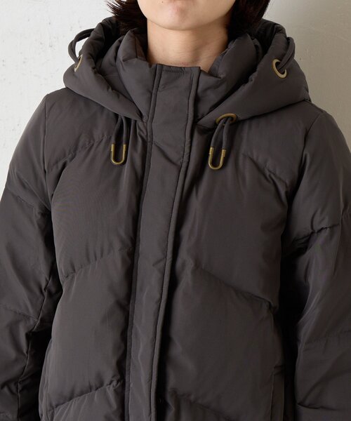 Jena espace merveilleux(ジェナ エスパスメルヴェイユ)の「【ロング/ショート2種類着回せる】ハトメフードダウン(ダウンジャケット/コート・レディース・アイボリー/チャコールグレー・FREE)」の22枚目の写真