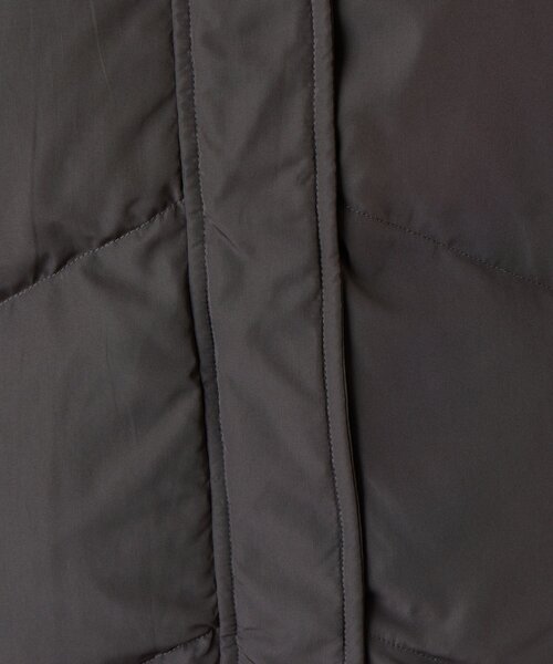 Jena espace merveilleux(ジェナ エスパスメルヴェイユ)の「【ロング/ショート2種類着回せる】ハトメフードダウン(ダウンジャケット/コート・レディース・アイボリー/チャコールグレー・FREE)」の16枚目の写真