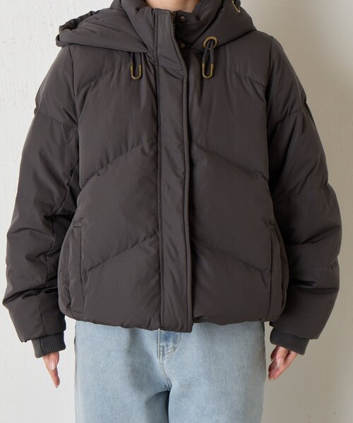 Jena espace merveilleux(ジェナ エスパスメルヴェイユ)の「【ロング/ショート2種類着回せる】ハトメフードダウン(ダウンジャケット/コート・レディース・アイボリー/チャコールグレー・FREE)」の8枚目の写真