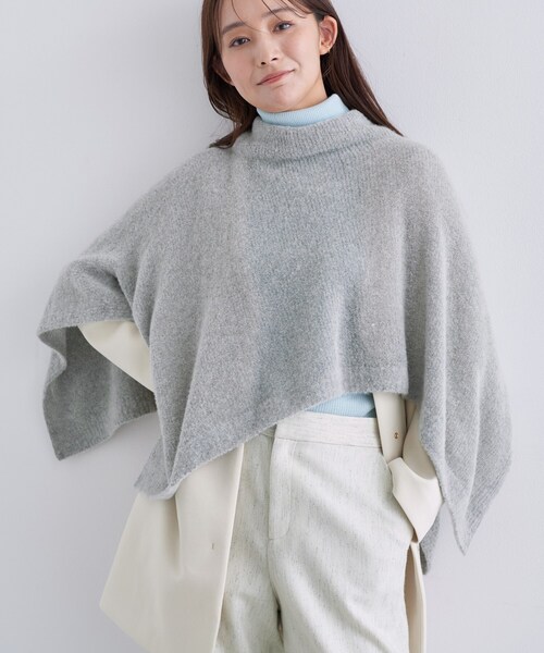 INDIVI（インディヴィ）の「【エアリー素材】ブークレケープポンチョ（ニット/セーター・レディース・ナチュラル/グレー/チャコールグレー・00）」の21枚目の写真