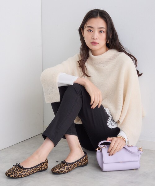 INDIVI（インディヴィ）の「【エアリー素材】ブークレケープポンチョ（ニット/セーター・レディース・ナチュラル/グレー/チャコールグレー・00）」の16枚目の写真