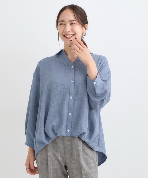 SHOO・LA・RUE（シューラルー）の「【S-LL】インせず着られる デニムライク前開きブラウス（シャツ/ブラウス・レディース・ブルー/ブルー系その他・04/03/02/01）」の3枚目の写真