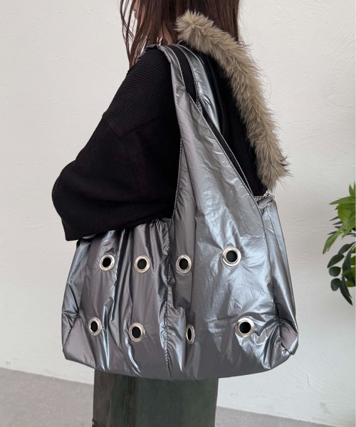 sedacle（セダクル）の「アイレットハンドバッグ（ハンドバッグ・レディース・シルバー/ブラック・FREE）」の3枚目の写真