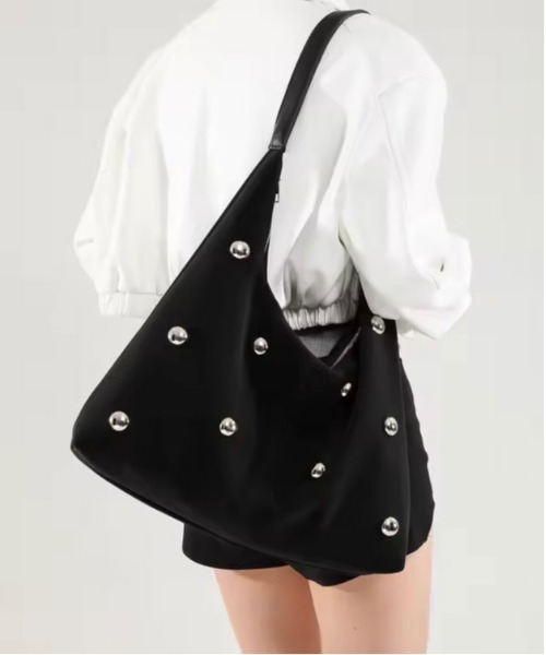 BARELY BLUE(ベアリーブルー)の「【 BARELY BLUE / ベアリーブルー 】 メタル スタッズ ボールド トライアングル ハンドバッグ(ハンドバッグ・レディース・ブラック/ベージュ・FREE)」の10枚目の写真