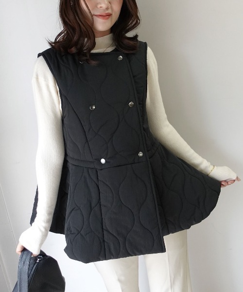 CORNERS(コーナーズ)の「キルティングフレアベスト(ダウンベスト・レディース・ベージュ系その他/モカ/ブラック・M)」の6枚目の写真