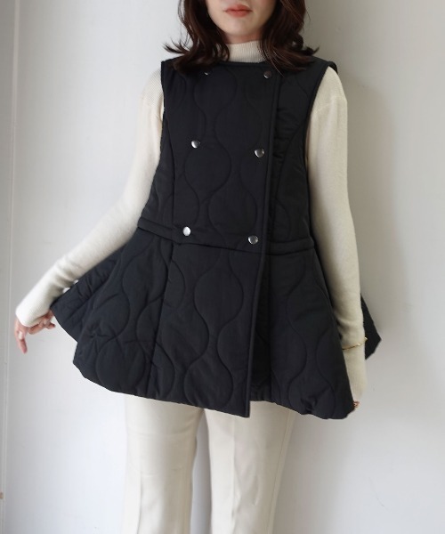 CORNERS(コーナーズ)の「キルティングフレアベスト(ダウンベスト・レディース・ベージュ系その他/モカ/ブラック・M)」の10枚目の写真