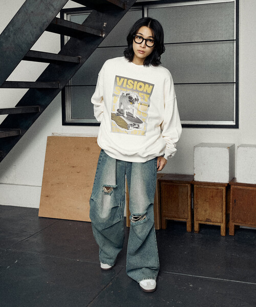 PUBLUX（パブリュクス）の「VISION STREET WEAR/ヴィジョンストリートウェアー 別注DOG PHOTO SWEAT(限定展開)（スウェット・メンズ・ライトグレー/オフホワイト/チャコールグレー・MEDIUM/X-LARGE/LARGE）」の13枚目の写真