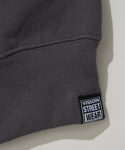 PUBLUX（パブリュクス）の「VISION STREET WEAR/ヴィジョンストリートウェアー 別注DOG PHOTO SWEAT(限定展開)（スウェット・メンズ・ライトグレー/オフホワイト/チャコールグレー・MEDIUM/X-LARGE/LARGE）」の5枚目の写真