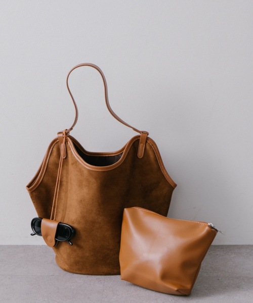 DRWCYS(ドロシーズ)の「スウェードライクカームトート(トートバッグ・レディース・ブラック/ブラウン・FREE)」の3枚目の写真