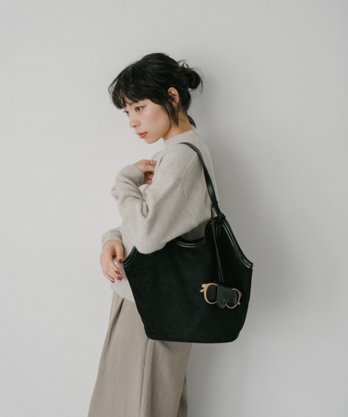 DRWCYS(ドロシーズ)の「スウェードライクカームトート(トートバッグ・レディース・ブラック/ブラウン・FREE)」の13枚目の写真