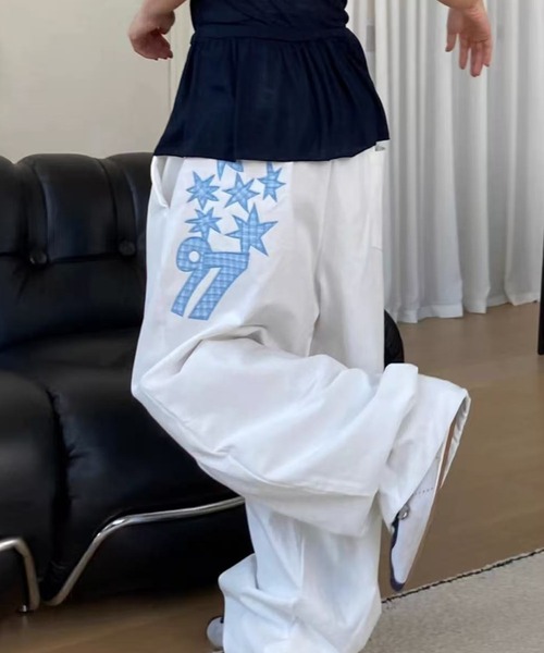 Lis ardent(リスアルダン)の「【春服新色追加】スターアップリケワイドパンツ/Y2Kカジュアルストリート(ブラウン×チェック)/ブラック/ホワイト(スウェットパンツ・レディース・ホワイト/ブラウン/ブラック・M)」の6枚目の写真