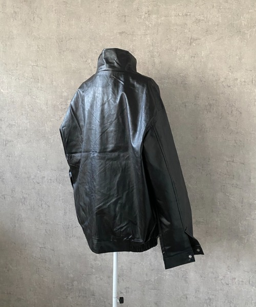 lilful(リルフル)の「オーバーサイズPUレザースタンドネックジャケット(ライダースジャケット・メンズ・ブラック・F)」の4枚目の写真